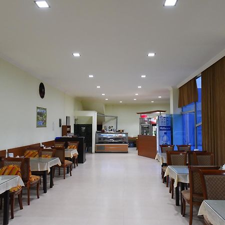 Hotel 725 Batumi Bagian luar foto
