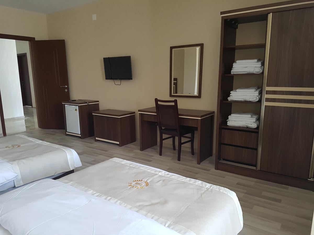 Hotel 725 Batumi Bagian luar foto